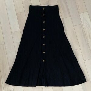 Long Crinkle Skirt with Buttons - Black - M